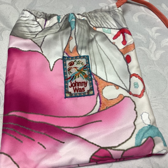 JOHNNY  WAS.  BEACH BLANKET NEW WITH BAG. FISHES FLOWERS - Picture 8 of 12